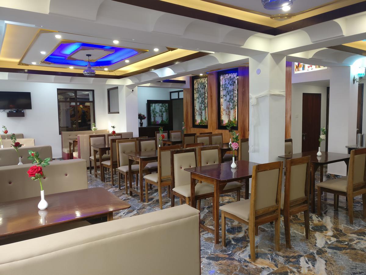 Alpine Hills Hotel 甘托克 外观 照片