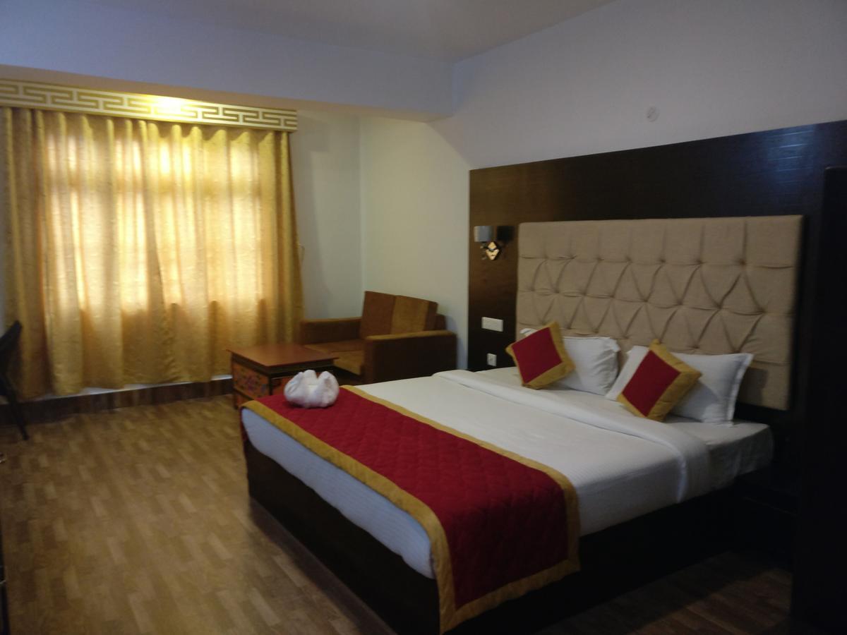 Alpine Hills Hotel 甘托克 外观 照片